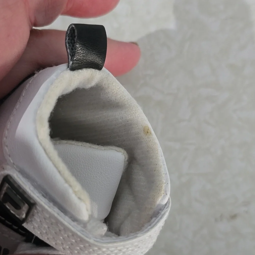 Fila crib shoes Size 5-8 months‎